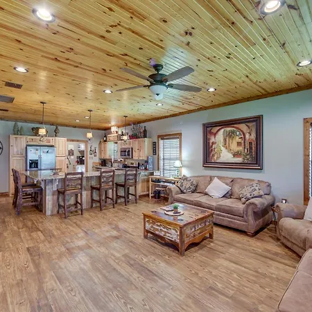 Jefferson Vacation Rental With Golf Cart!